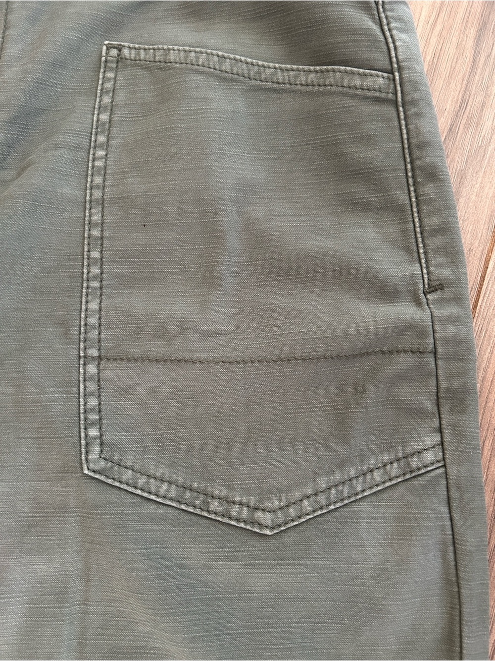 Pilcro women’s Olive Barrel Straight Jeans Size 30 - Picture 4 of 10